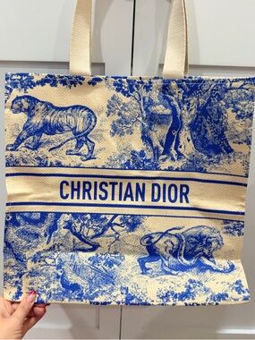 CHRISTIAN DIOR Beauty Diorivera  BLUE STRAW TOTE - NIB